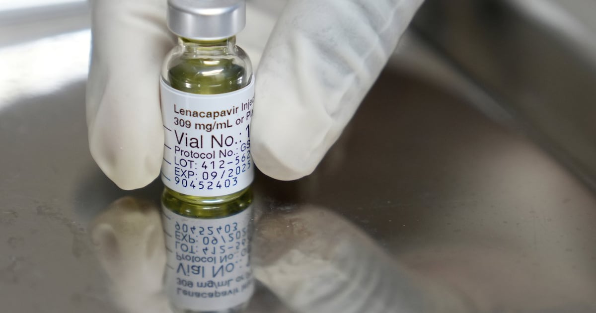 Lenacapavir: HIV-prevention drug to be available for US$40 a year