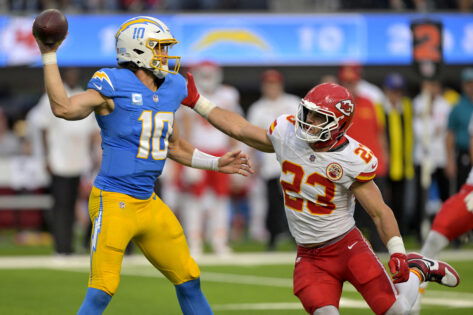 What Happened to Drue Tranquill? Chiefs LB Injured vs Chargers Explore what happened to Drue Tranquill as Chiefs LB goes down vs Chargers, raising fresh injury concerns for the City of Fountains. Prit