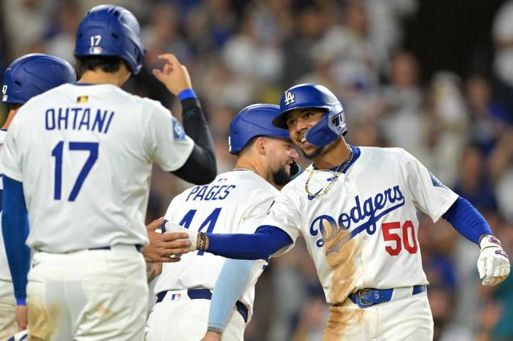 Deadspin | Dodgers rediscover winning form heading into series with rival Giants