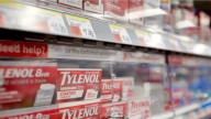 CEO del fabricante de Tylenol dice, en reunión con Kennedy Jr, que no existe un vínculo claro con el autismo, informa el WSJ