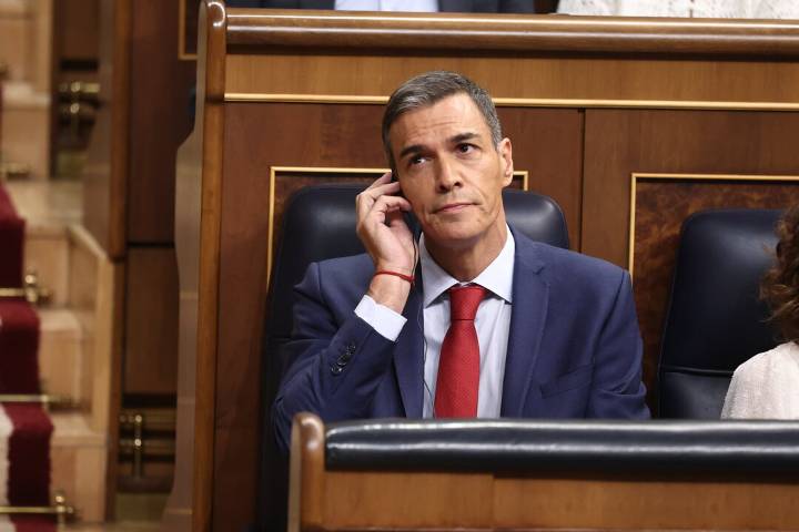 Sánchez no contempla volver al Senado pese a las quejas del PP y en su lugar responderá Montero