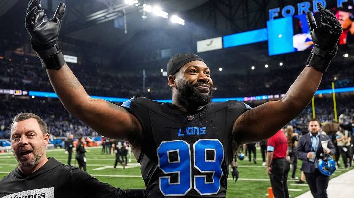 Eagles sign Za’Darius Smith to address pass rushing issues