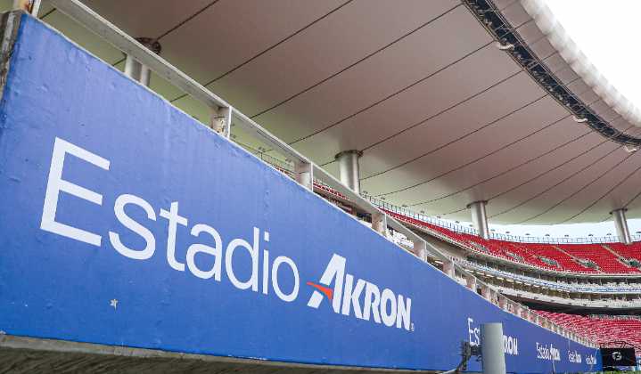 Chivas y el Estadio Akron anuncian investigación a la familia de la persona golpeada en el partido ante Cruz Azul