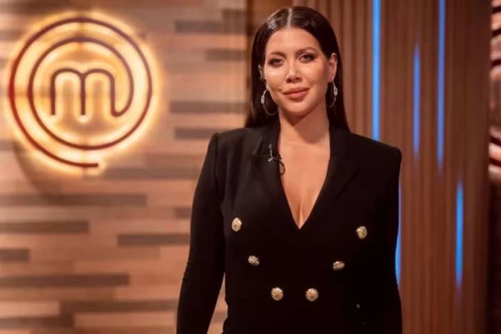 ¿Acertó? Wanda Nara quiso innovar con su look en los Martín Fierro y en las redes nadie lo puede creer