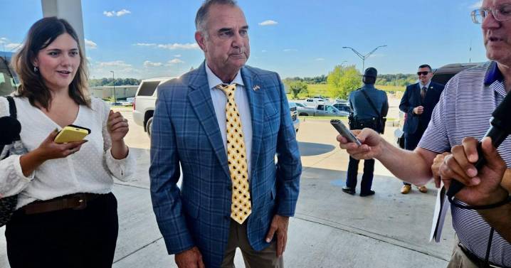 ‘Let the courts decide’: Kehoe says he will sign gerrymandered Missouri congressional map