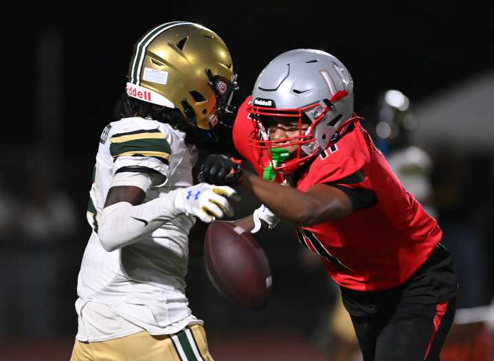 Evergreen survives Union, disputed call, to win 24
