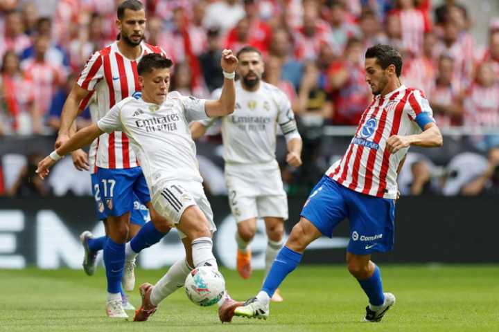 Atlético castiga al Real Madrid en el derbi con goleada