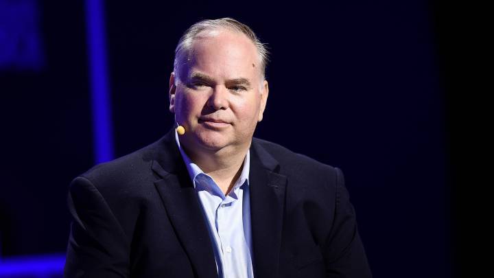 Frontier CEO fires back at United CEO's criticism of discount airlines