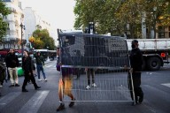 Tensión en Francia: bloqueos, barricadas y enfrentamientos en el arranque de las protestas contra el ajuste económico
