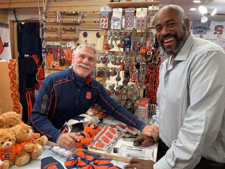 Syracuse football brings back former NFL kicker as volunteer coach