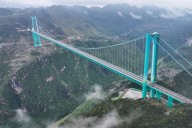 China inaugura el puente más alto del mundo en el Gran Cañón de Huajiang