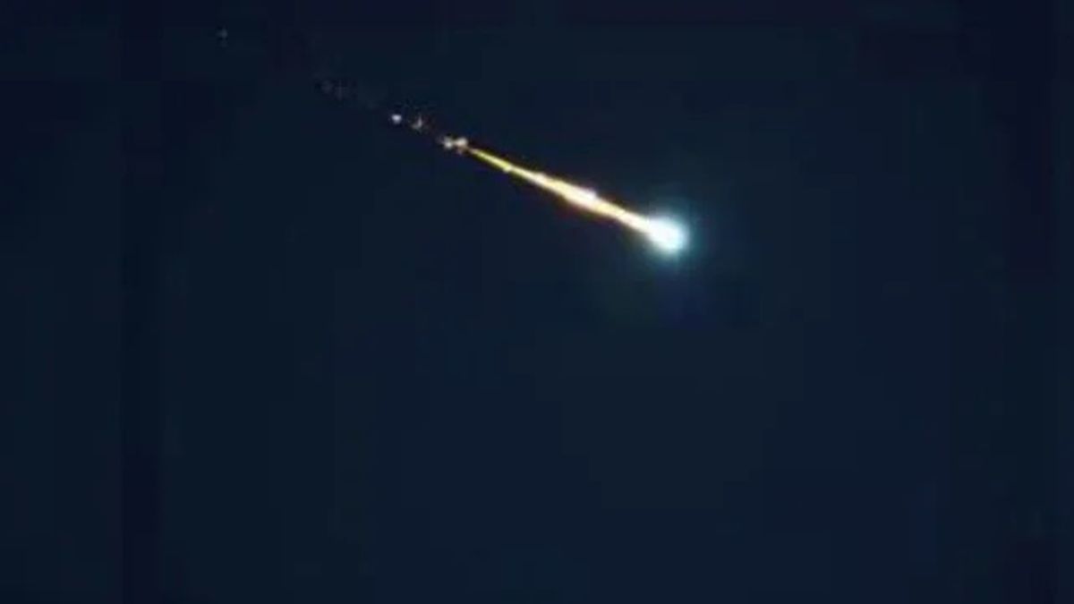 Una "bola de fuego" iluminó el cielo en Rosario: de qué se trató