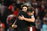 Julián Álvarez, héroe del Atlético: tres goles y una feroz crítica a Simeone en plena transmisión