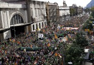 El independentismo llega a la Diada en barrena, abrazando la xenofobia y volcado en exigir a Sánchez el concierto catalán