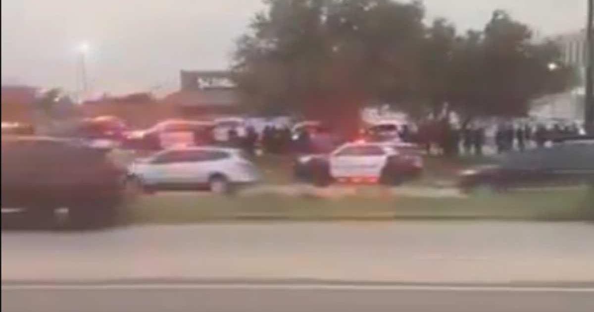 Sube a tres el número de muertos por tiroteo en oficina de ICE en Dallas
