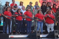 Gobierno condecora a cinco mujeres milicianas tras «la burla» de Trump