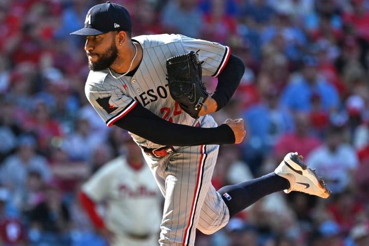 Deadspin | Phillies edge Twins for MLB-leading 55th home victory