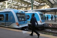 Por una medida de fuerza, los trenes circulan a 30 km/h y hay demoras en todas las líneas