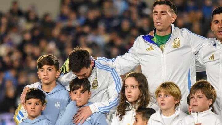 Lionel Messi, entre lágrimas y con sus hijos: así vivió el Himno Nacional Argentino