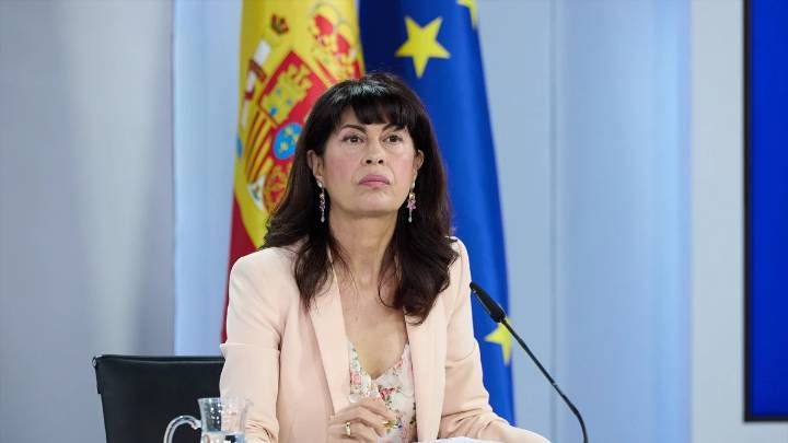 El Gobierno expresa su "respaldo absoluto" a Ana Redondo tras los fallos en las pulseras: "La tecnología no es infalible"
