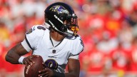 Lamar Jackson leaves game with hamstring injury