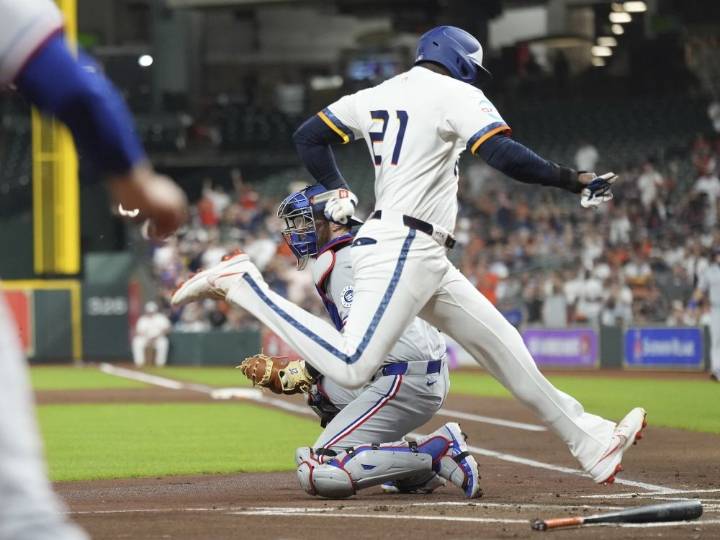 Astros slugger Yordan Alvarez suffers ugly ankle injury