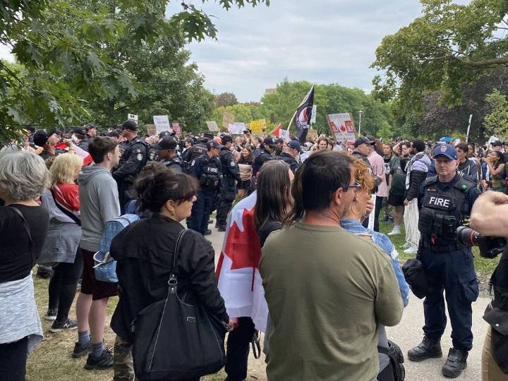 Anti-immigration rally sparks counter protest at Toronto park