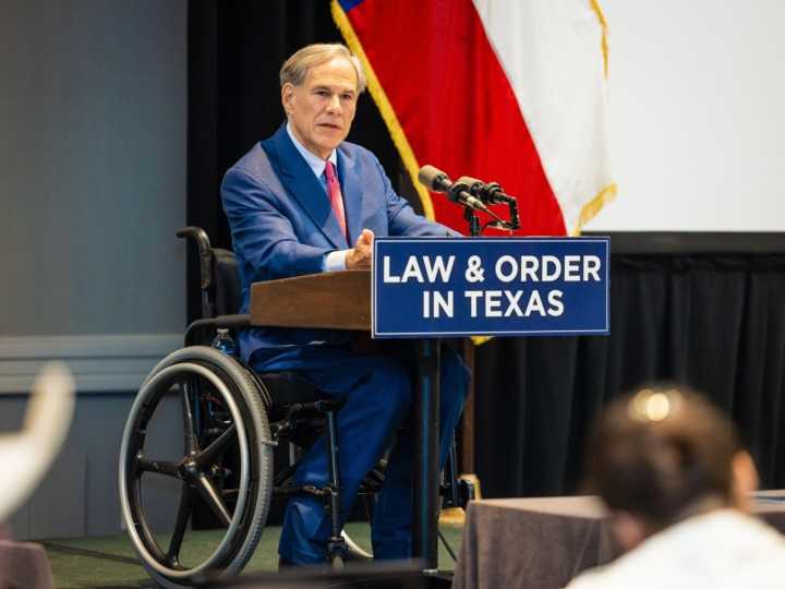 Cuánto dinero ha recibido Greg Abbott de la NRA: cómo es su relación con el lobby armamentista