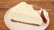 Cheesecake de coco versión fit: para un antojito dulce a la tarde, bajo en calorías y rápido de hacer