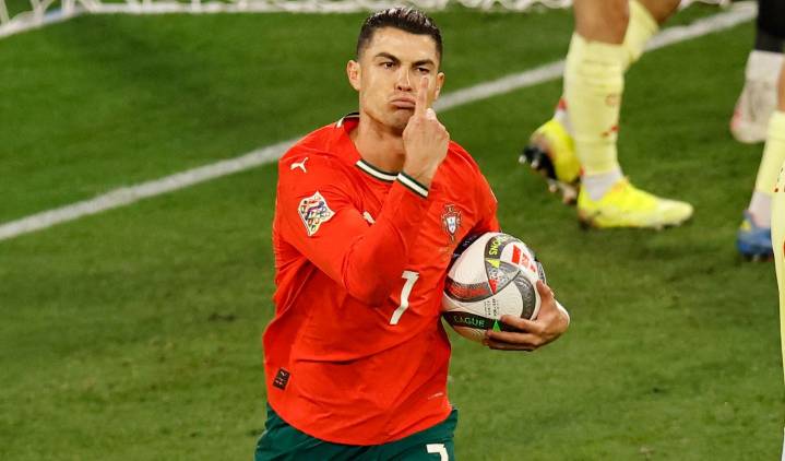Cristiano Ronaldo acorta distancia de 1000 goles: doblete con Portugal