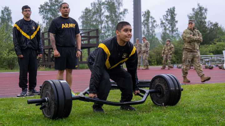 Soldiers who score high on fitness tests are once again exempt from body fat standards