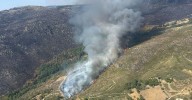 Un incendio en Castromil, Zamora, amenaza con cruzar a Ourense