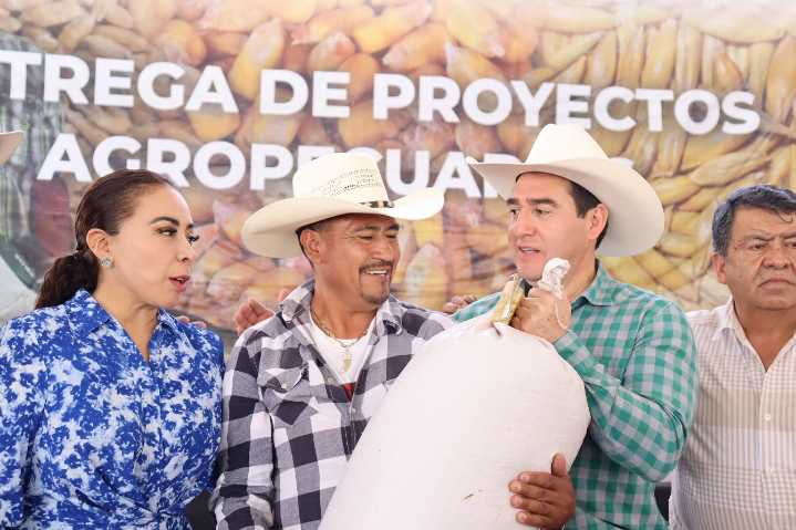 La Secretaría de Agricultura y Desarrollo Rural fortalece al campo con entrega de apoyos productivos
