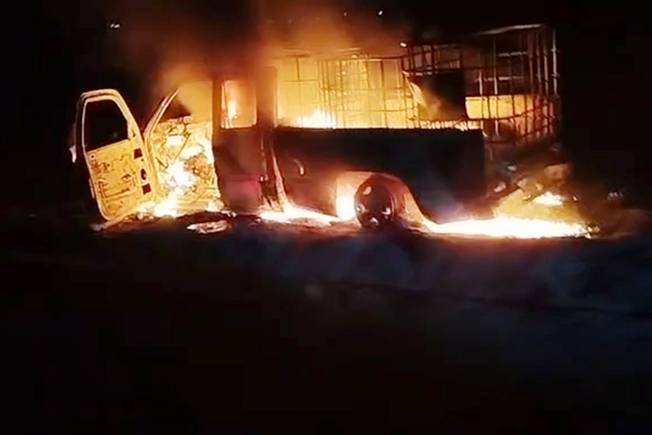 ARDE CAMIONETA DE HUACHICOL