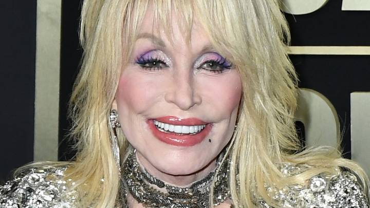 Dolly Parton misses Dollywood event due to kidney stones
