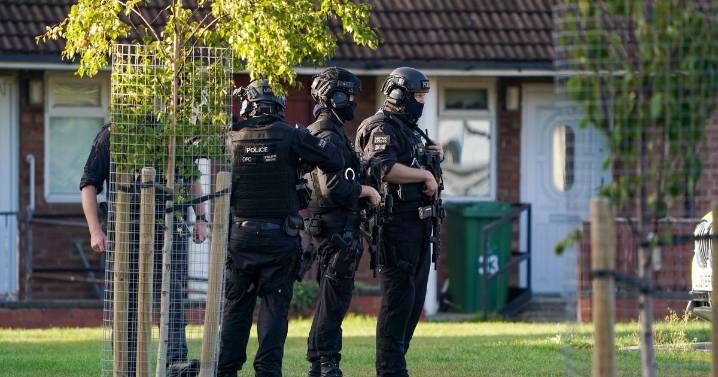 Armed police 'search homes' as officers spotted in three Hardwick streets
