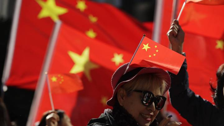 China obligará a etiquetar contenidos generados con IA en sus redes sociales, adelantándose a Occidente