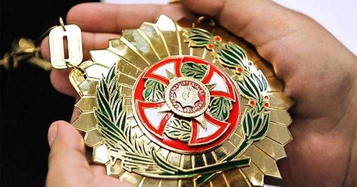 Dos docentes moqueguanos reciben Palmas Magisteriales