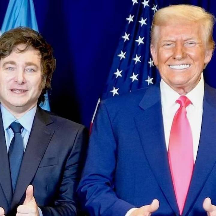 Milei llegó a los EEUU para reunirse con Trump y cerrar la ayuda financiera que permitirá pagar los vencimientos de la deuda