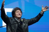 Milei desplazó de la campaña a “Lule” Menem y empoderó a Santiago Caputo: el mensaje para recuperar al electorado