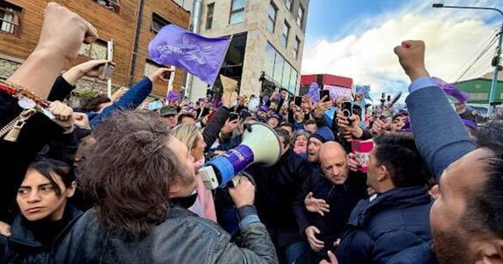 Tras protestas en Ushuaia, Javier Milei debió suspender su actividad de campaña en la Patagonia