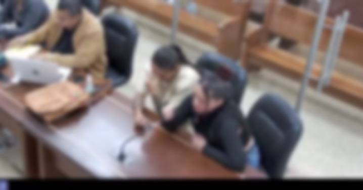 Capturan a dos mujeres, señaladas de robarles a un par de policías en Manizales mientras tomaban licor