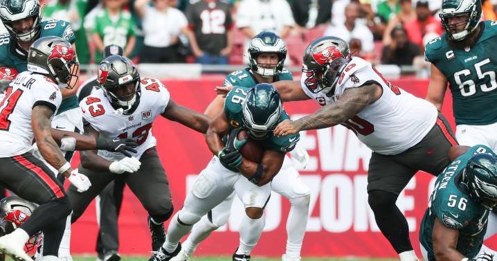 Could less be more for Eagles RB Saquon Barkley to get back on track?
