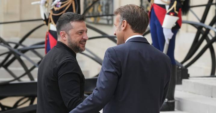 As European leaders meet with Zelenskyy in Paris, Russia warns against Western troops in Ukraine