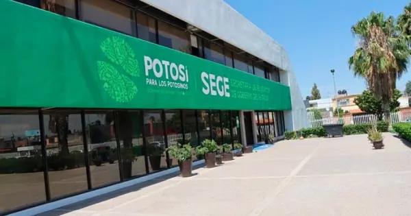 Incumple gobierno con pago a maestros