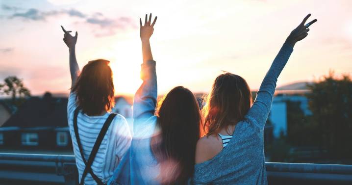 Here's How Often Science Says You Should See Your Friends