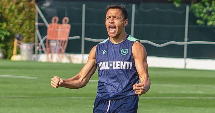 Alexis Sánchez viaja a España para fichar por el Sevilla