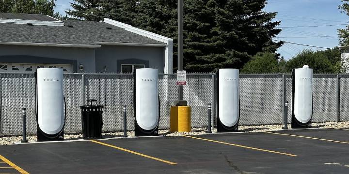 Tesla adds new charging stations at Marketplace Foods in Minot