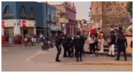 Hombre ebrio desarma a policía y realiza detonaciones en el Centro de Tequila, Jalisco (VIDEO)