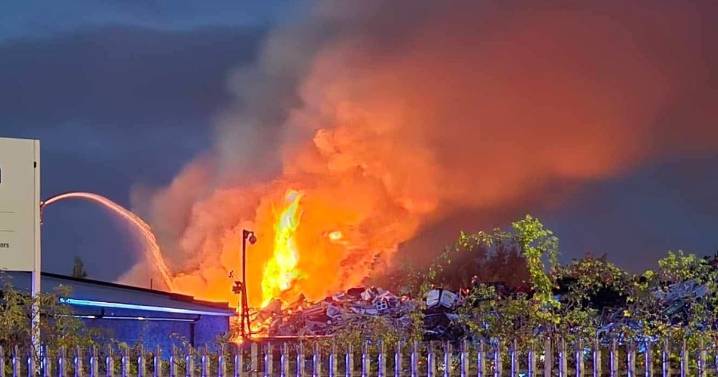 'Massive' Glasgow east end blaze as residents report 'explosions' and 'strong smell'
